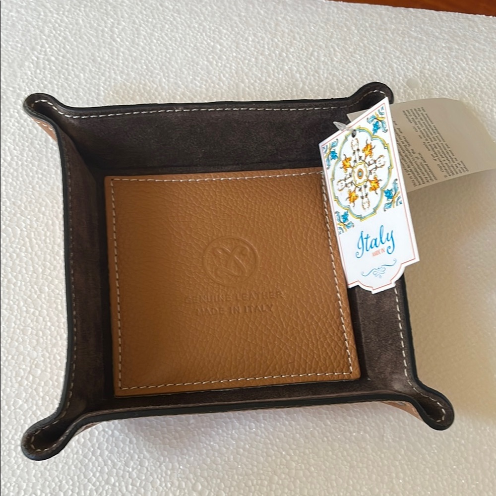 NWT BrownGenuine leather  Tray hand made in Italy 5.5x5.5